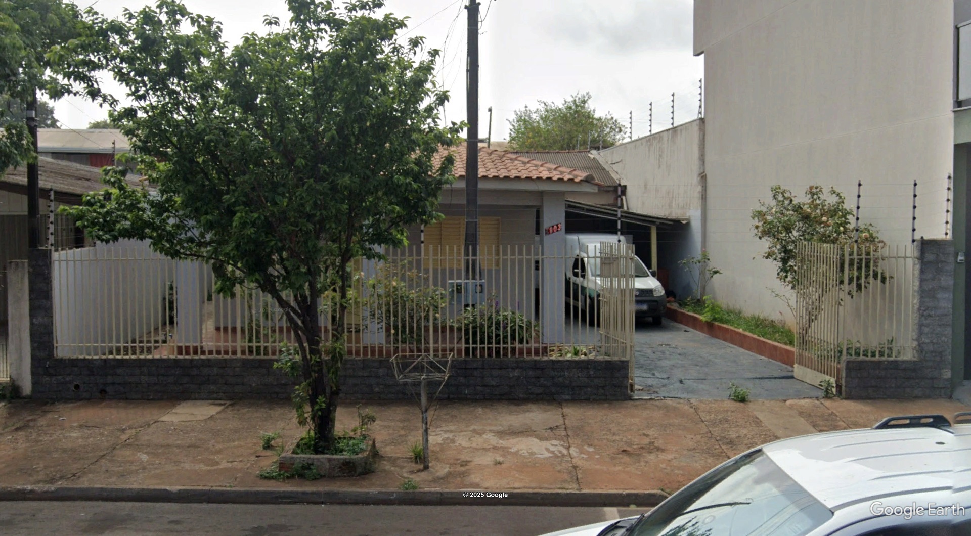 Direitos - Imóvel c/ 300m² na Vila São José em Arapongas/PR - leilão judicial - Arapongas PR - lance mínimo R$ 309.375