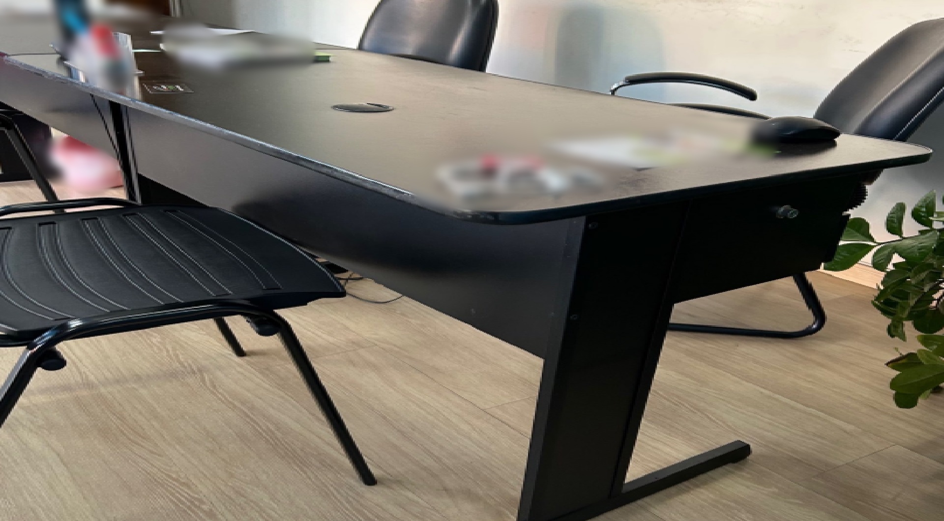 03 mesas de escritório cor preta - leilão judicial - Não informado BR - lance mínimo R$ 450