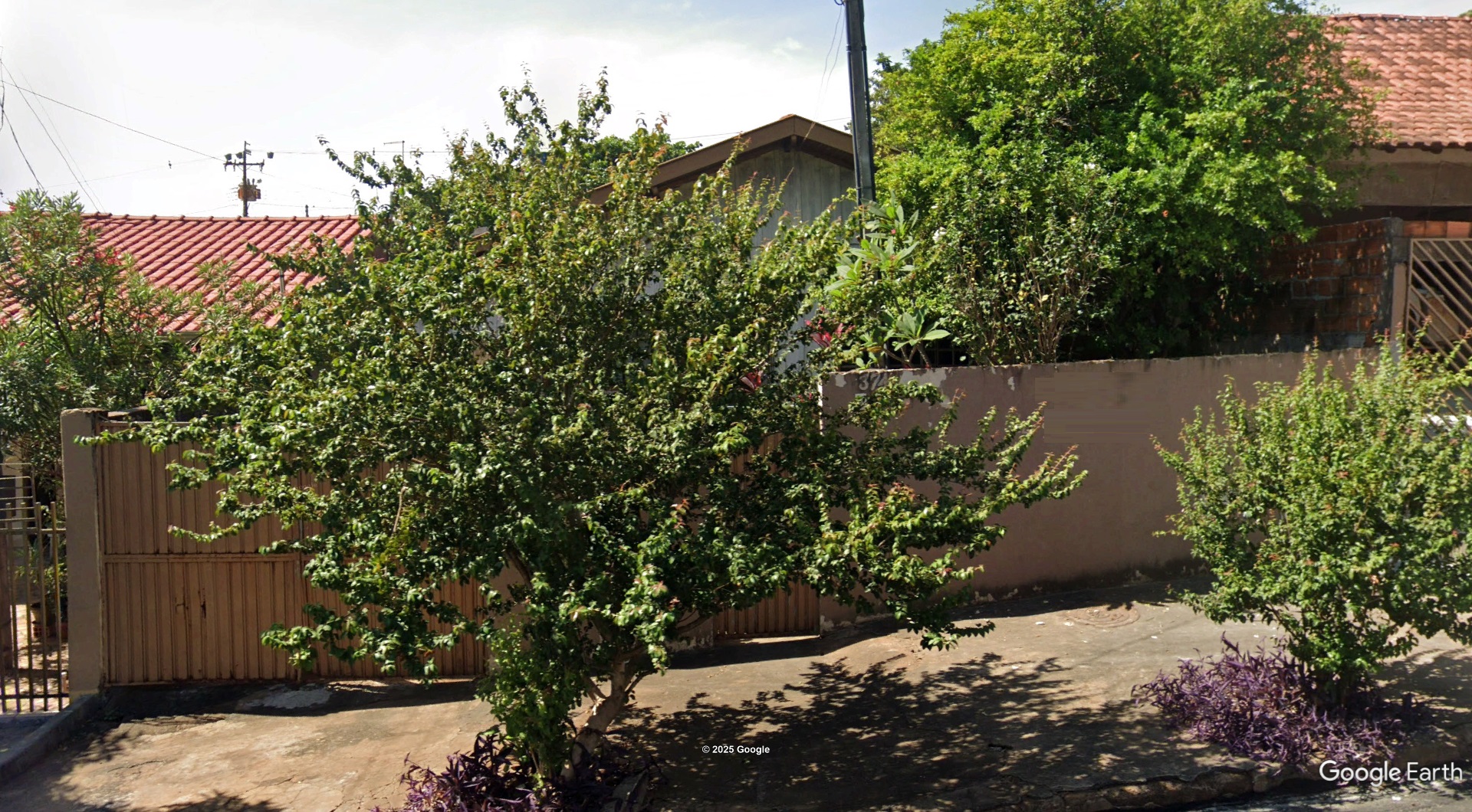 Imóvel c/ 265m² no Parque São Francisco em Cambé/PR - leilão judicial - Não informado BR - lance mínimo R$ 182.408