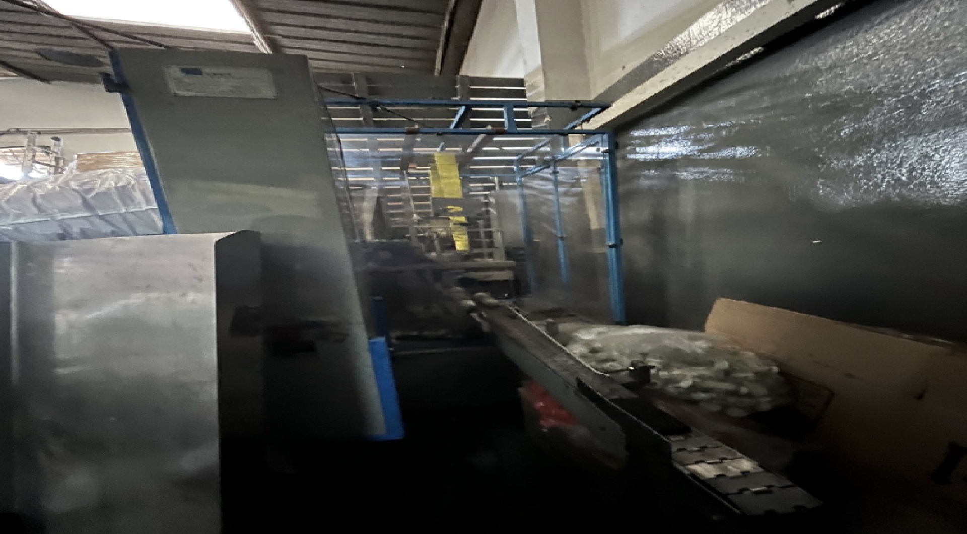 01 máquina posicionadora de Sleeve Automática - leilão judicial - Não informado BR - lance mínimo R$ 42.000