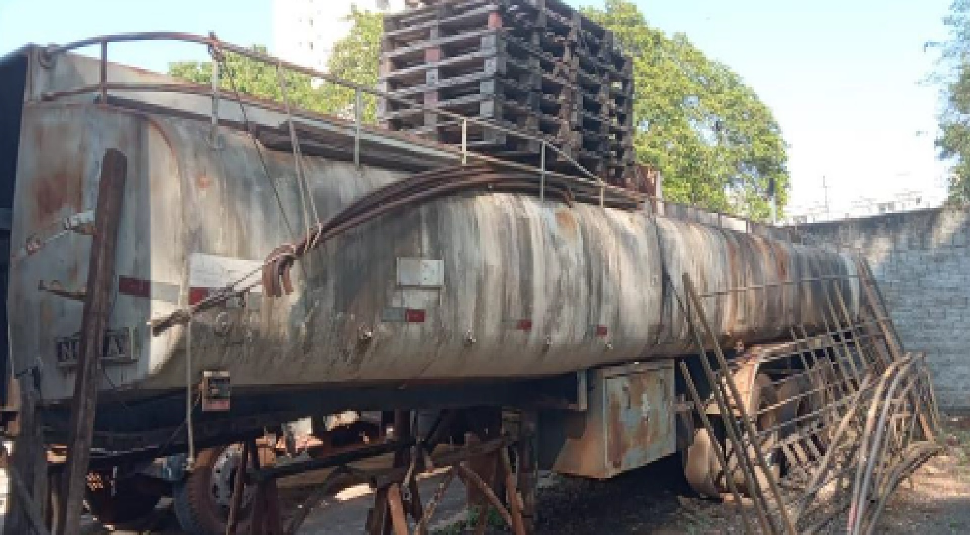 Leilão de Reboques Veículo em Não informado/BR - Lance Inicial R$ 1.500 - Judicial