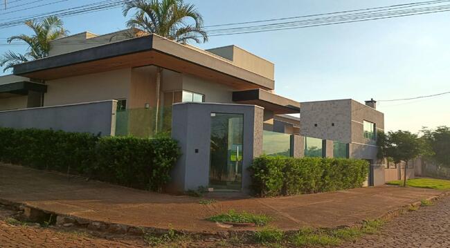 Imóvel C/ 385m² Em Barbosa Ferraz/pr, localizado em Barbosa Ferraz - PR