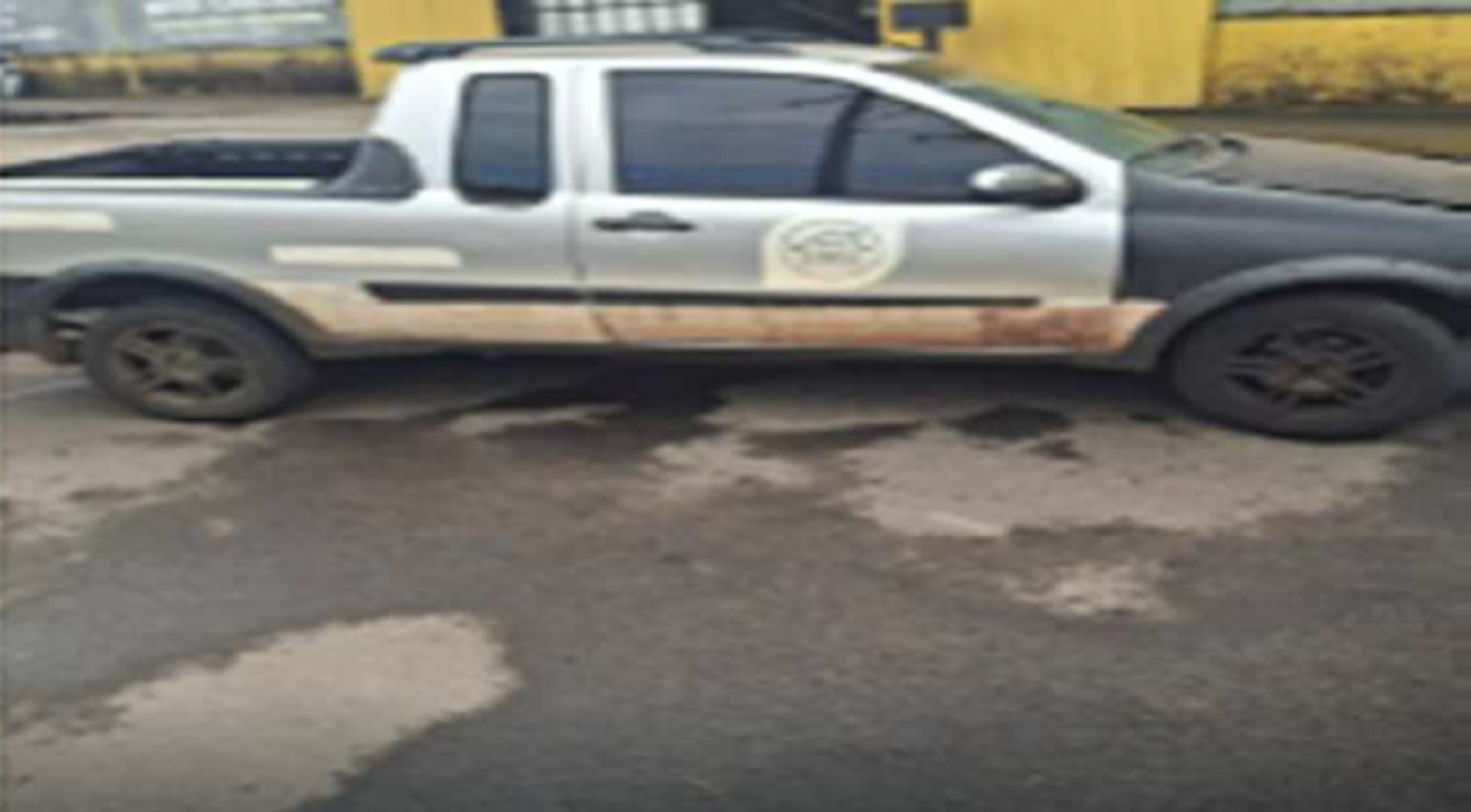 Fiat Strada Trek CE Flex, 06/06 em Arapongas/PR - leilão judicial - Arapongas PR - lance mínimo R$ 11.000