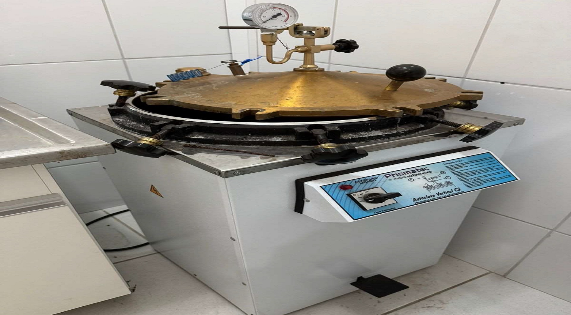 01 autoclave vertical, marca Prismatec - leilão judicial - Não informado BR - lance mínimo R$ 7.250