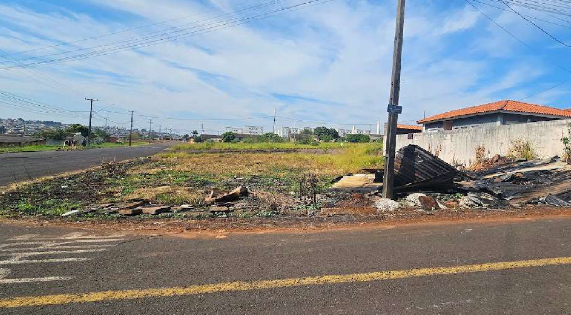 Imóvel c/ 315,62m² no Lot. Água da Esperança em Cambé/PR - leilão judicial - Não informado BR - lance mínimo R$ 83.839