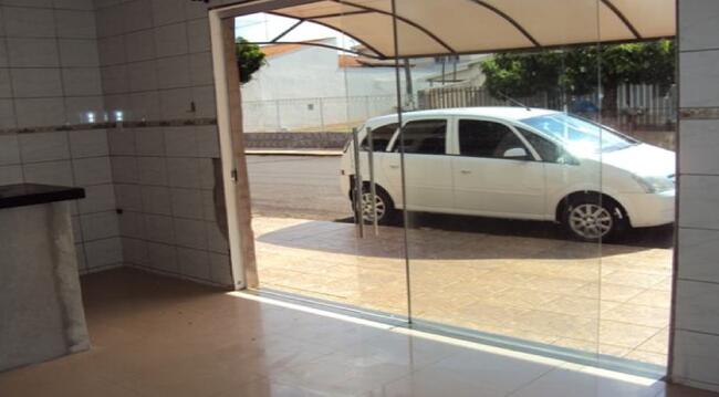 Imóvel C/ 225m² Na Vila Bernardo Em Arapongas/pr, localizado em Arapongas - PR, bairro Vila Sampaio
