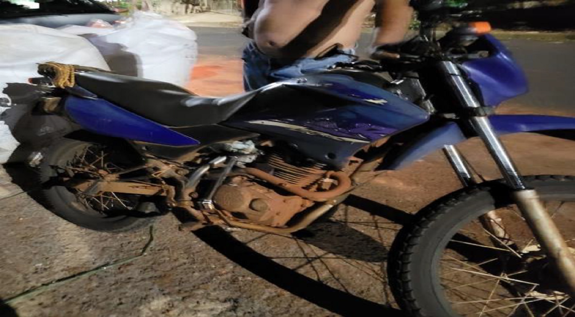 Honda NXR 125 Bros KS, 04/04 em Jandaia do Sul/PR - leilão judicial - Jandaia do Sul PR - lance mínimo R$ 3.326