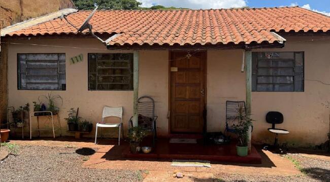 Direitos - Imóvel C/ 240m² No Res. Aricanduva I Em Arapongas/pr, localizado em Arapongas - PR