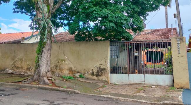 Direitos - Imóvel C/ 209m² No Conj. Hab. Deputado Ulysses Guimarães Em Arapongas/pr, localizado em Arapongas - PR