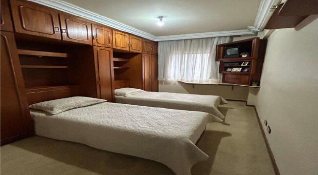 Apto Nº 102 Do Ed. Sthanford Em Curitiba/pr, localizado em Curitiba - PR, bairro Água Verde