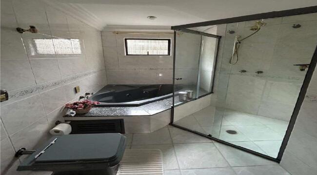 Apto Nº 102 Do Ed. Sthanford Em Curitiba/pr, localizado em Curitiba - PR, bairro Água Verde