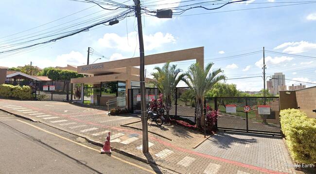 Sobrado Nº 05 Do Cond. Res. Aurora Tropical Em Londrina/pr, localizado em Londrina - PR