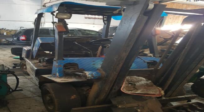 Foto de 01 empilhadeira, marca Nissan