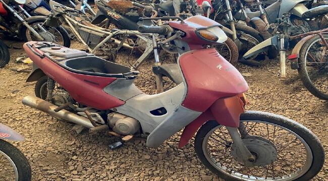 Foto de Sucata - Honda C100 Biz ES, 02/02 em Guaíra/PR