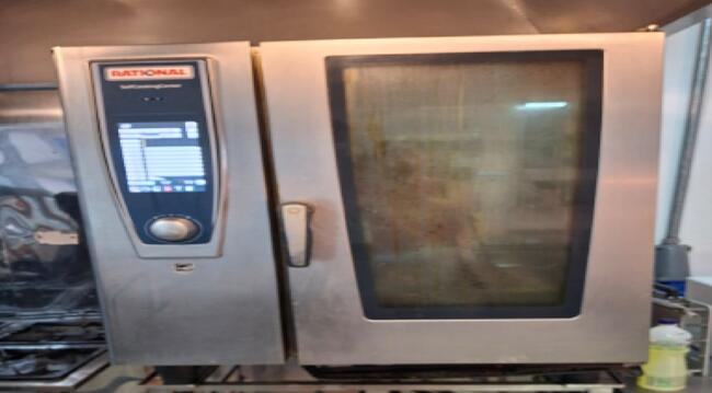 Foto de 01 forno industrial, marca Rational