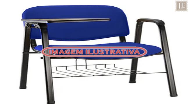 Foto de 40 cadeiras universitárias