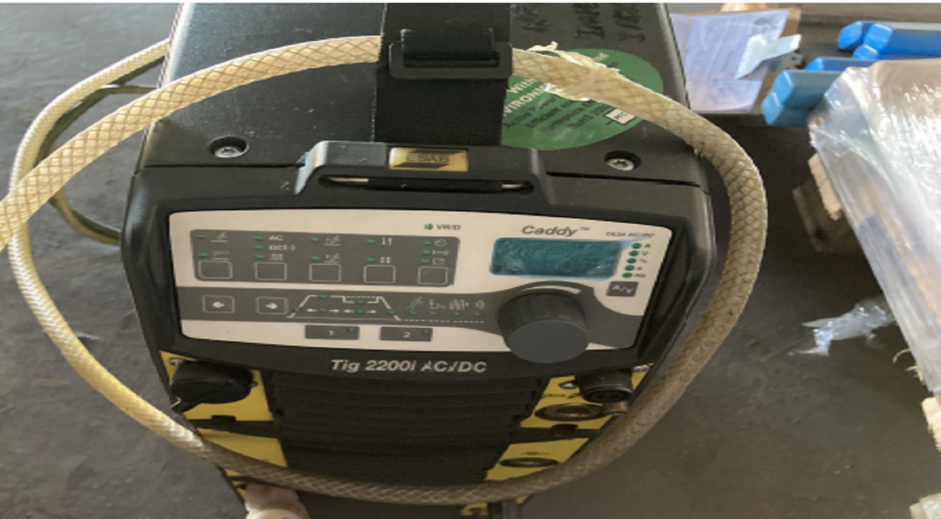 Foto de 01 máquina de solda TIG 2200I AC/DC, tipo Caddy TA34