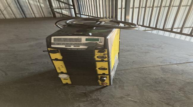 Foto de 01 máquina de solda TIG 2200I AC/DC, tipo Caddy TA34