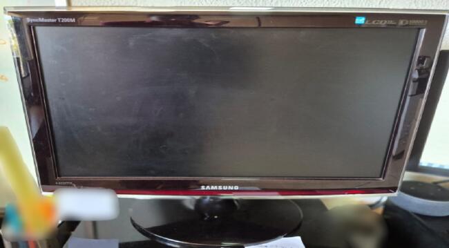 Foto de 01 monitor Samsung