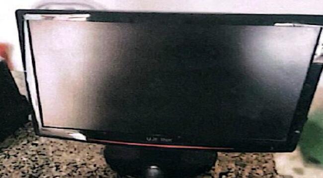 Foto de 01 monitor TFT Led