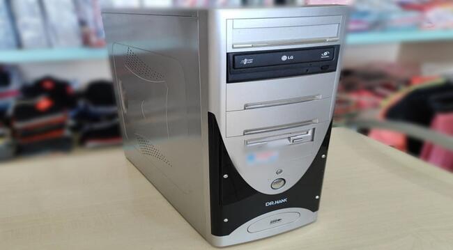 Foto de 01 computador Samsung