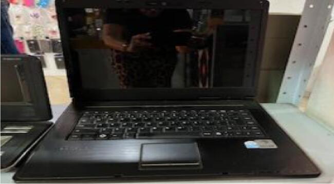 Foto de 01 notebook Itautec