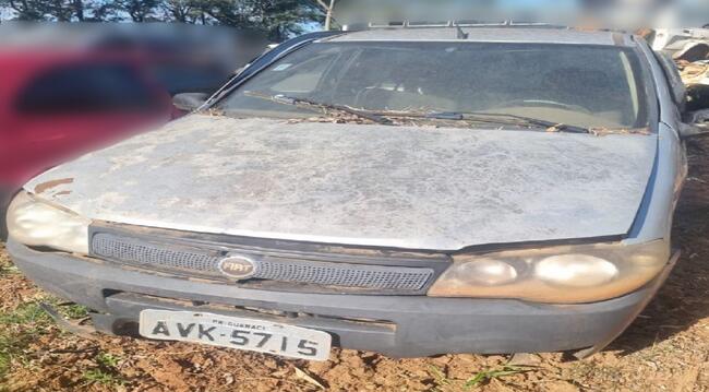 Foto de Sucata - Fiat Strada, em Ibaiti/PR