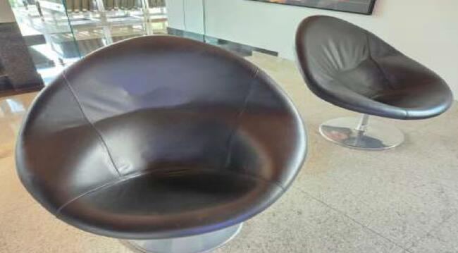 Foto de 03 poltronas giratórias, tipo concha