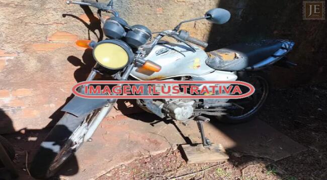 Foto de Sucata - Honda CG 125 Titan ES, 01/01 em Assis Chateaubriand/PR