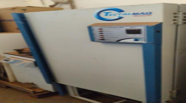 Foto de 01 ultra freezer de 490 litros, marca Tectal Maq