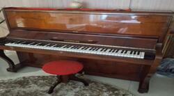 01 piano vertical, marca Essenfelder