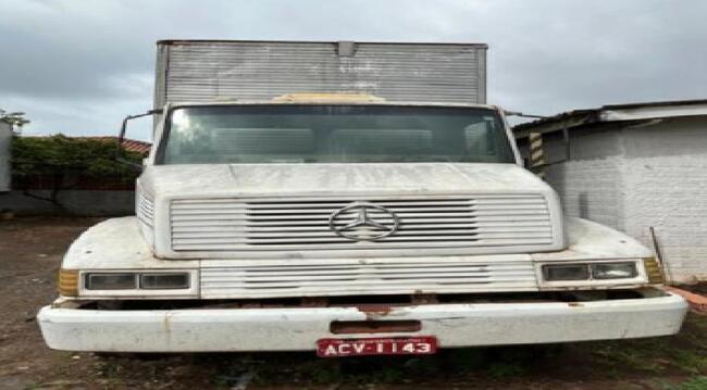 M. Benz L 2318, 92/92 em Santo Antônio da Platina/PR — leilão em Santo Antônio da Platina/PR