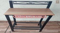 02 banquetas em madeira