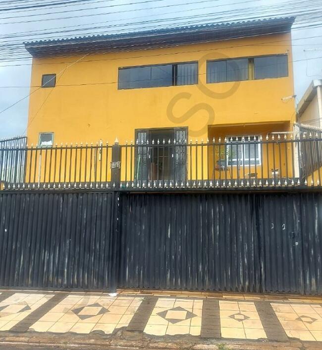 SOBRADO COM 3 ANDARES EM SAMAMBAIA/DF