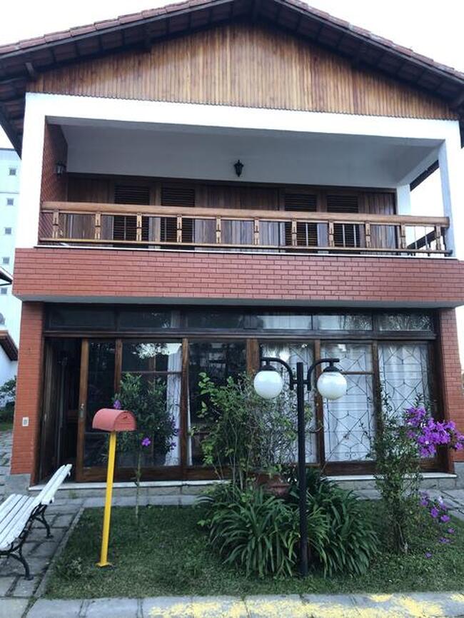 CASA DE ALTO PADRÃO EM TERESÓPOLIS/RJ