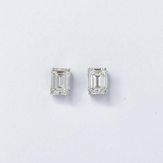 Par de Brincos de Diamantes com 6CTS o par em ouro branco 18k