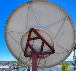 Antena parabólica profissional 3,6 m de diâmetro
