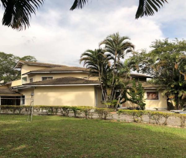 Casa com 828,54 m² em Carapicuíba