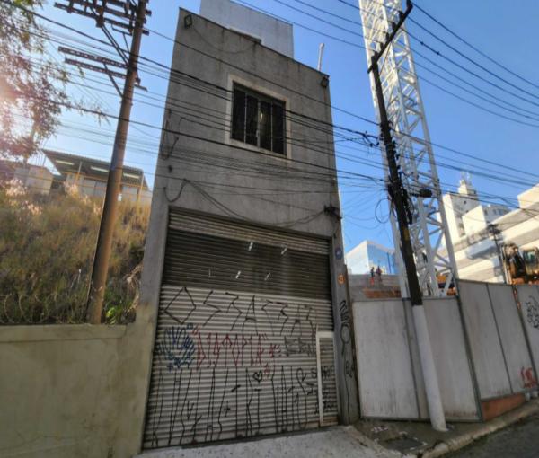TERRENO NA LIBERDADE 