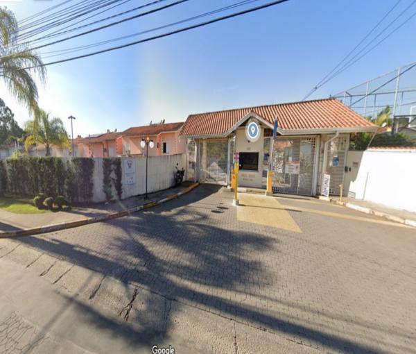casa em cotia com área total de 230,53m²
