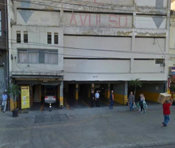 Box de garagem na Sé