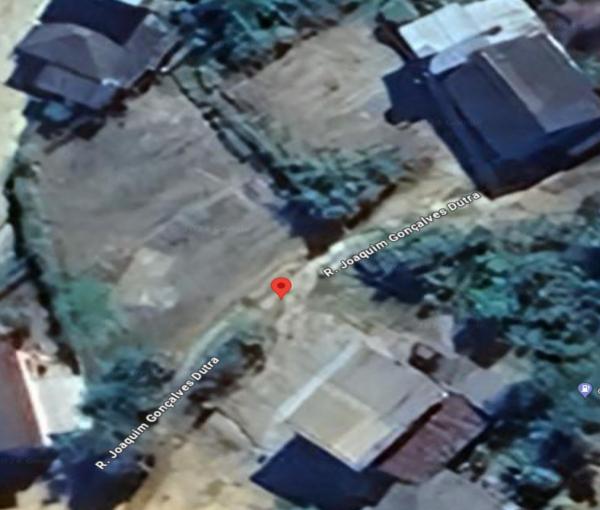galpão e terreno medindo 600,00 m² em manhaçu/MG
