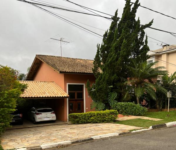 casa em embu das artes com a área construída de 238,24 m²