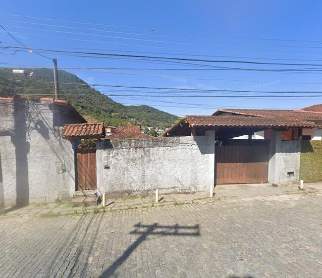 Casa Em Petrópolis, localizado em Petrópolis - RJ
