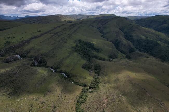 Fazenda Canteiros Em Passos/mg, localizado em São João Batista Do Glória - MG