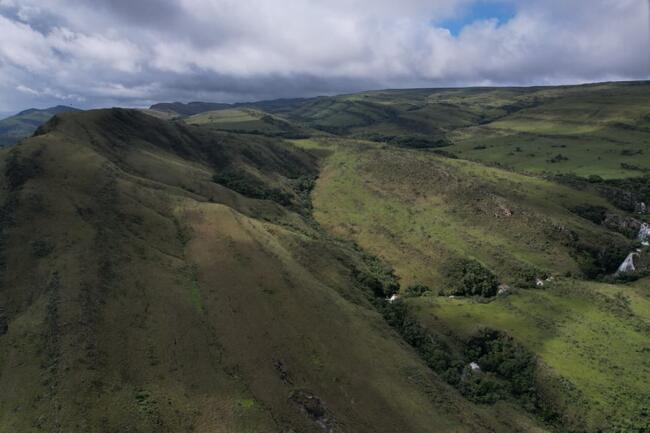 Fazenda Canteiros Em Passos/mg, localizado em São João Batista Do Glória - MG