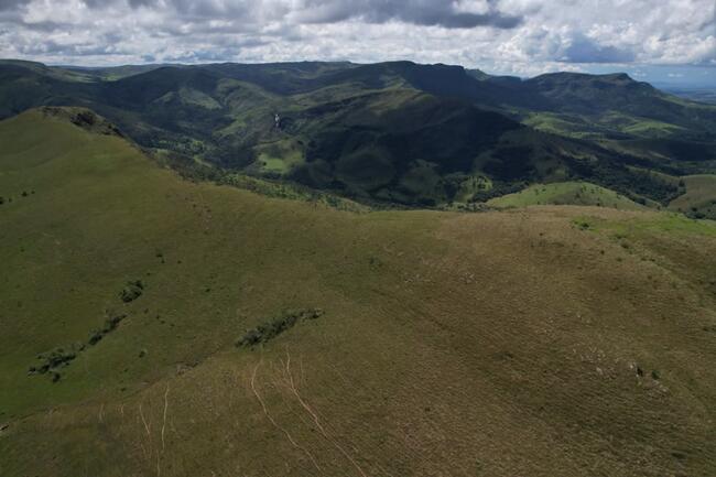 Fazenda Canteiros Em Passos/mg, localizado em São João Batista Do Glória - MG