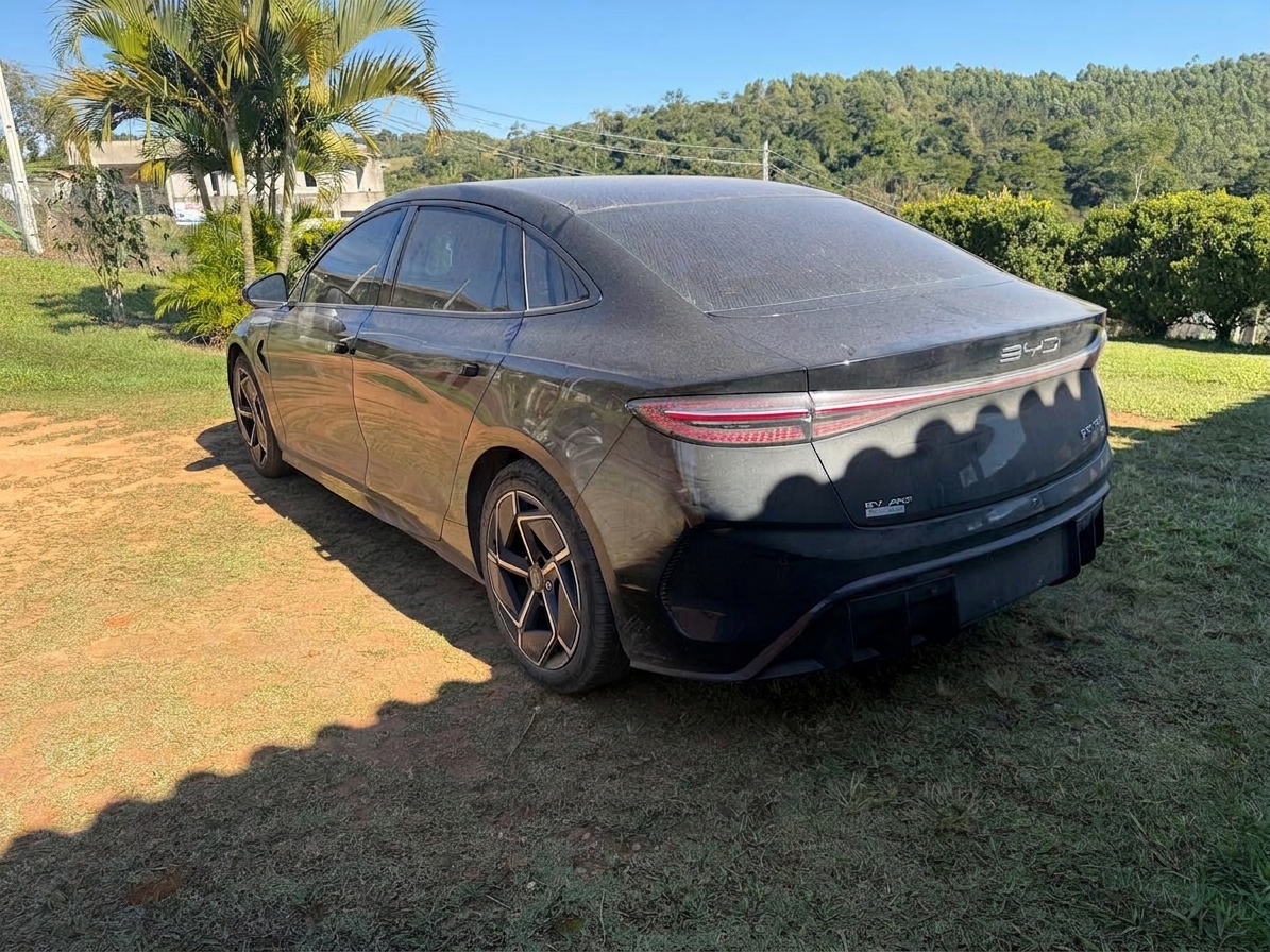 Com direito a documentação - BYD SEAL AWD 2023 — foto 3 de 9