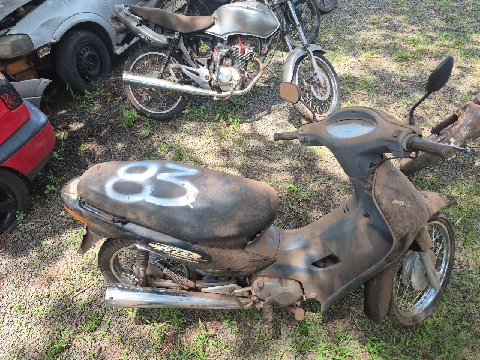 Foto 15 de 15: HONDA/ C100 BIZ 2001/2001