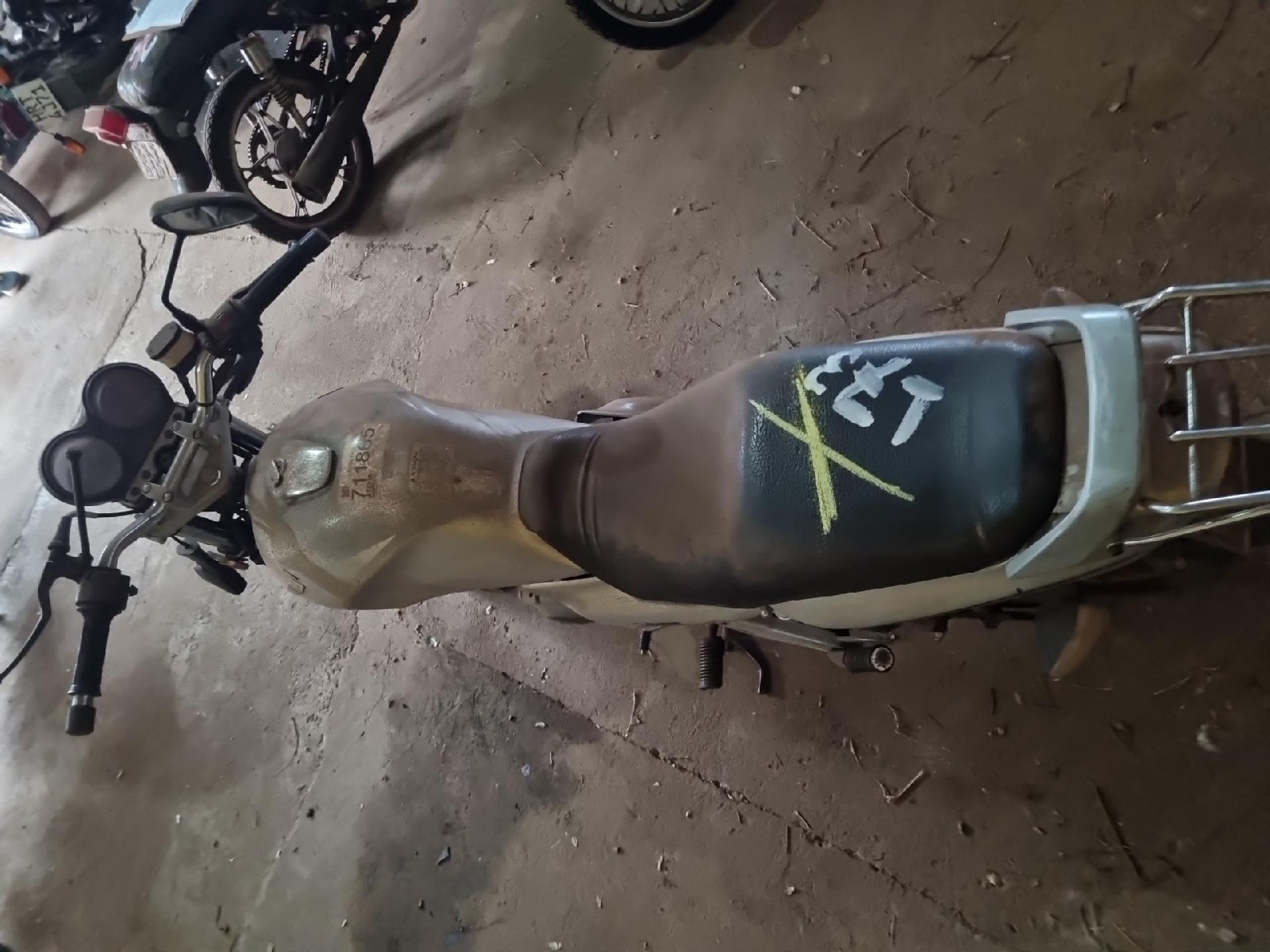 Foto 3: JTA/SUZUKI EM 125 YES 2006/2007